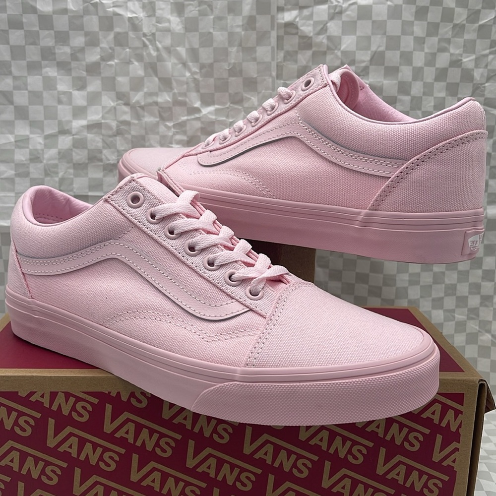 Vans Women’s Pink Sneakers Classic Design Old Skool
Pastel Mono Pink
VN000CT8PNK - Picture 10 of 16